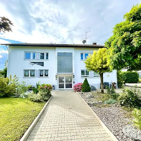 Apartment Basis 8 *