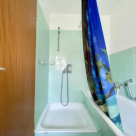 Basis 8 Apartment *