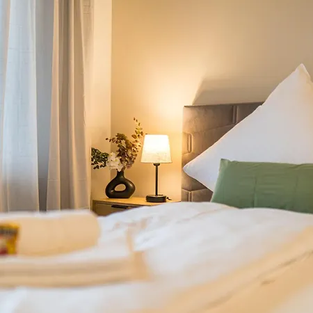 Basis 8 アパート *