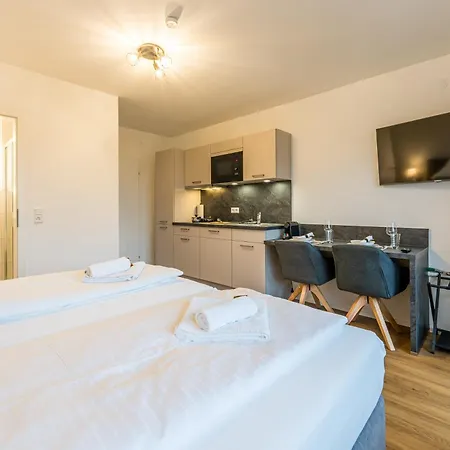 Basis 8 Apartment *